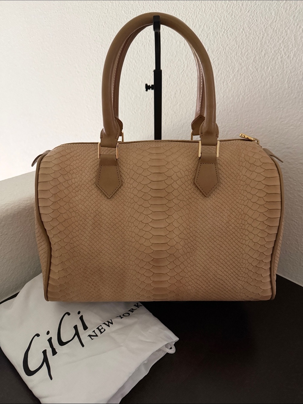 NWOT GiGi New York Beige Taupe Leather Snake-Embossed Satchel with Gold Hardware